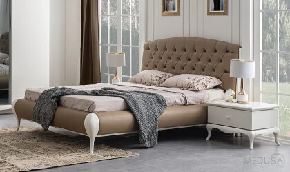 Medusa Home - Art White Karyola